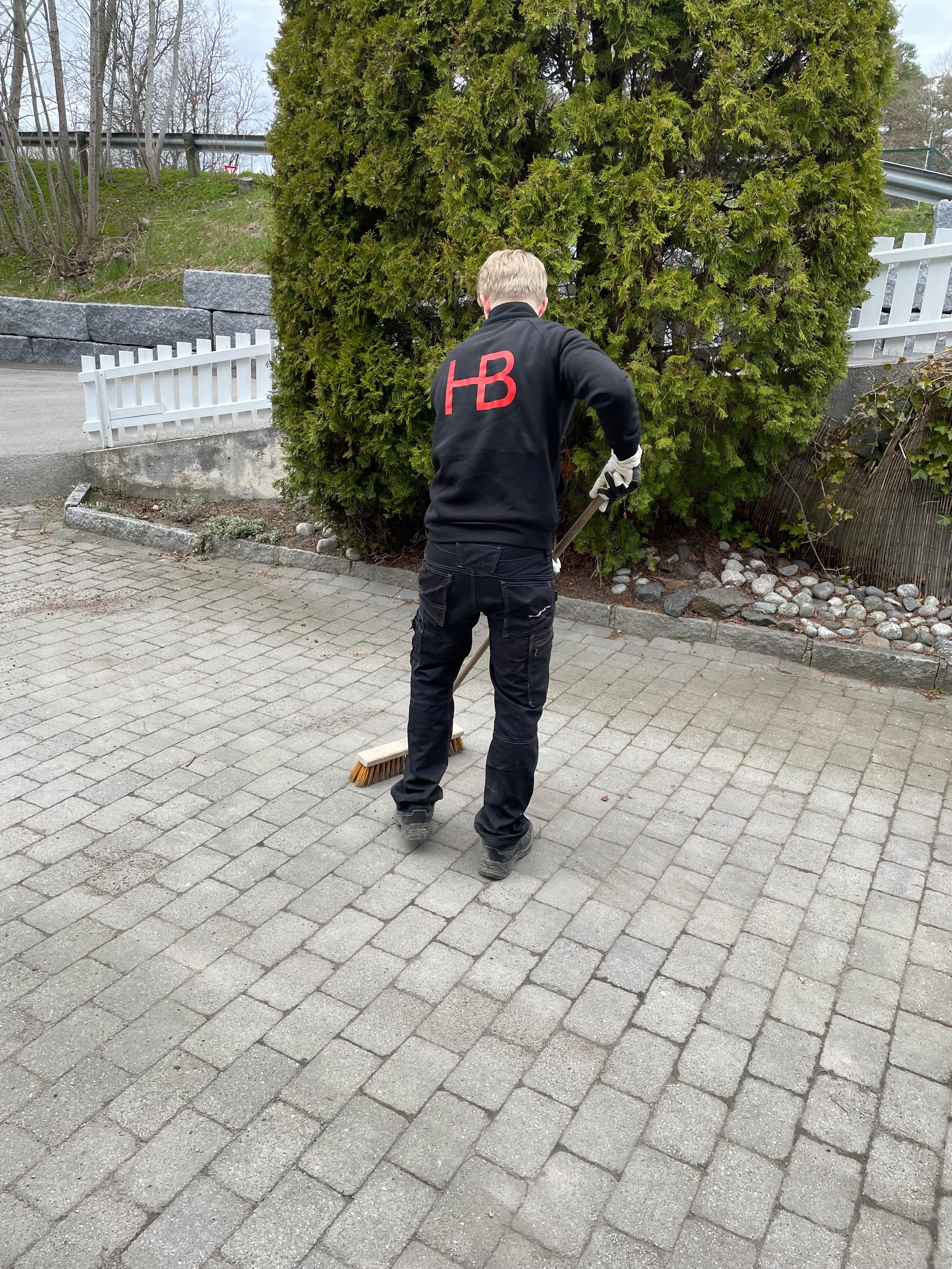 Rydding av gårdsplass